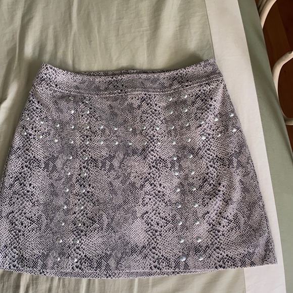 Faux suede snake skin print mini skirt - Picture 1 of 7